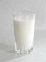 milk_glass_wikipedia.jpg